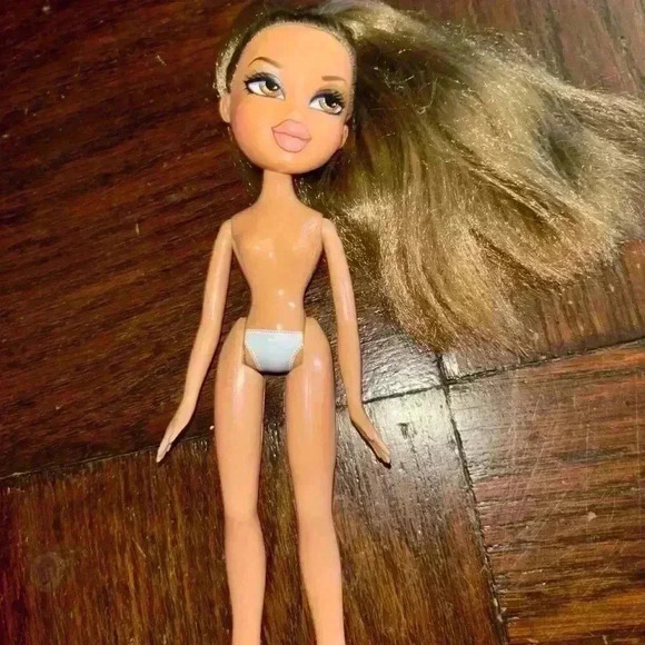 Bratz Yasmin doll - Picture 6 of 8